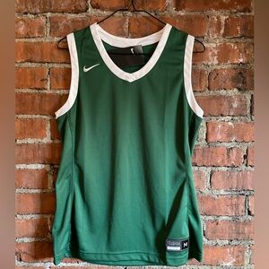NWT Nike Women’s Dri-fit basketball tee - medium